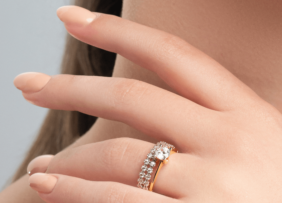 Dijamantni nakit zlatni prsten s dijamantnim kamenom