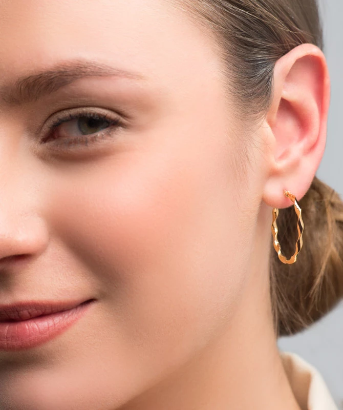 Wavy Hoops gold earrings