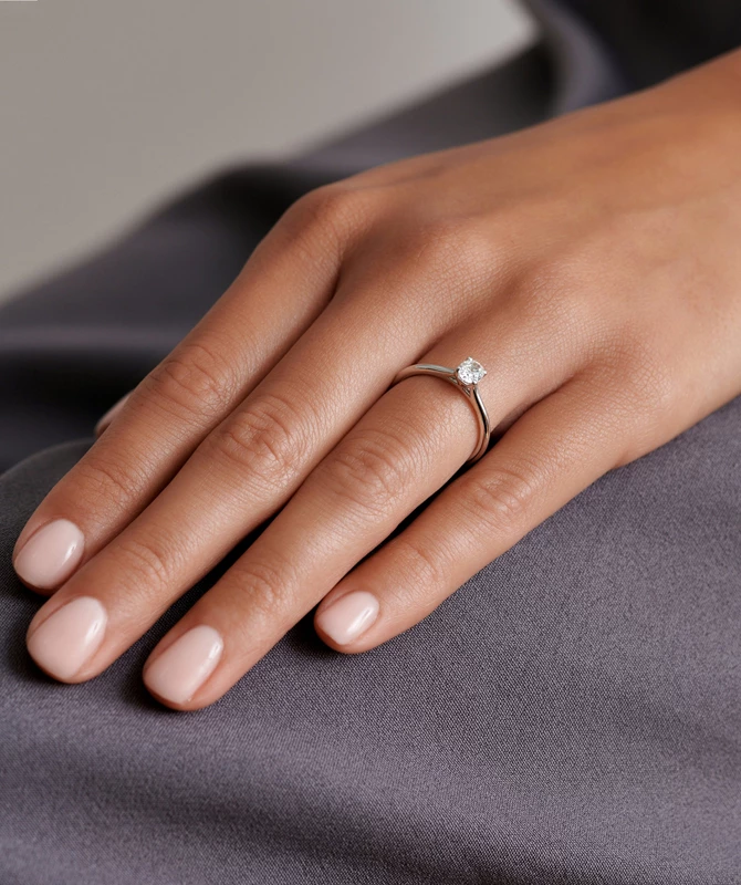 Blissful zlatni zaručnički prsten s dijamantom